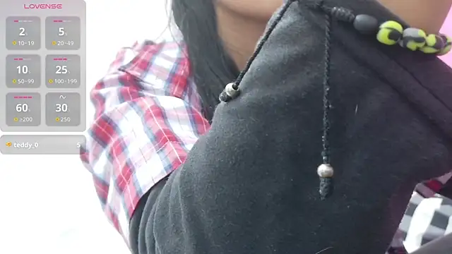 yourcuteneighbourr online show from November 6, 2:45 am