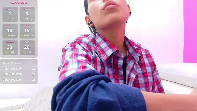 yourcuteneighbourr online show from March 3, 4:51 am