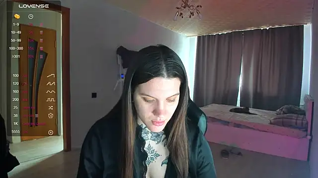 AizaRose online show from March 2, 7:15 am