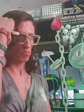 gurlnips online show from January 8, 4:09 pm