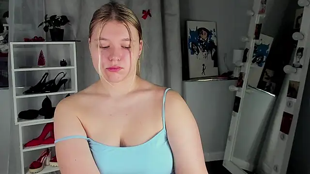 Rebecca Kelly online show from January 9, 2:36 am