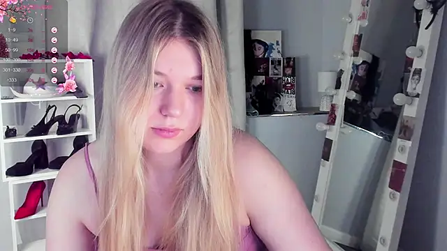 Rebecca Kelly online show from February 23, 2:42 am