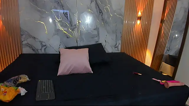 ShanellBlack online show from March 4, 1:06 pm