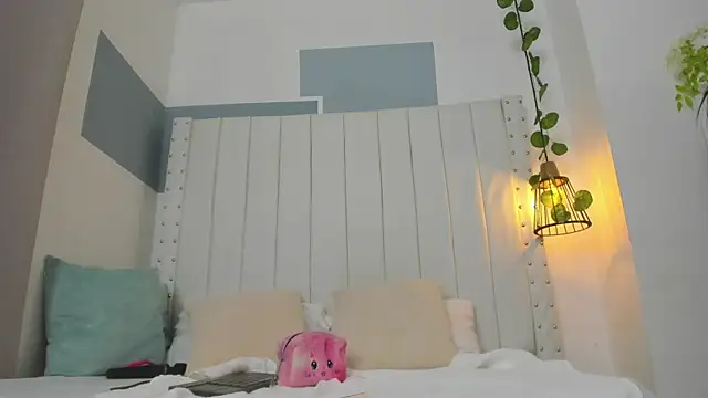 Snapshot of hannah_gray chatting on October 14, 11:11 am hannah gray online show from October 14, 11:11 am