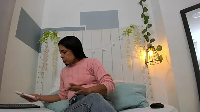 Snapshot of hannah_gray chatting on December 5, 11:08 am hannah gray online show from December 5, 11:08 am