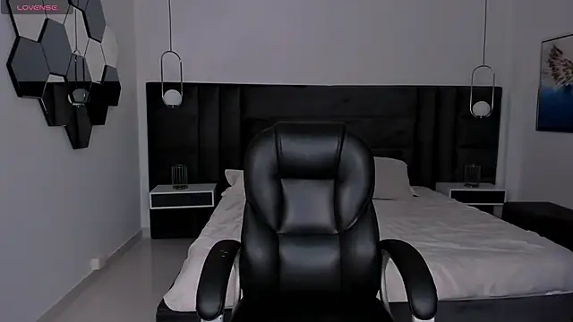 CelestePalmer  online show from April 16, 11:33 am