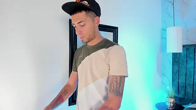 DrakeNeumann online show from December 20, 3:46 am