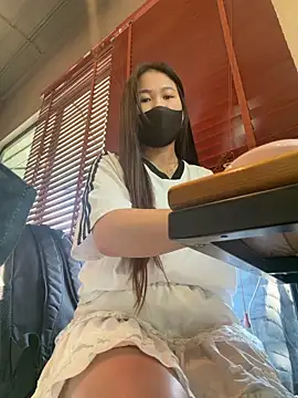 Snapshot of Tina_995 chatting on December 14, 7:58 am Tina 995 online show from December 14, 7:58 am