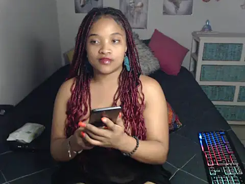 Snapshot of CREAMYCUPCAKExxx chatting on March 15, 4:21 pm CREAMYCUPCAKExxx online show from March 15, 4:21 pm