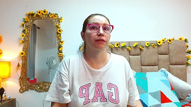 IsisDuzan online show from December 10, 11:51 pm