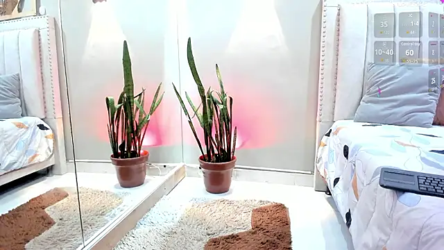 Snapshot of Miranda_doll_ chatting on February 25, 12:15 pm Miranda doll online show from February 25, 12:15 pm