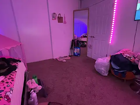 Snapshot of Onlypawzz chatting on March 6, 9:17 am Onlypawzz online show from March 6, 9:17 am