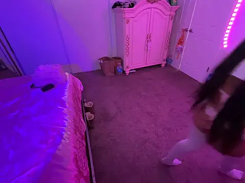 Snapshot of Onlypawzz chatting on March 27, 2:17 am Onlypawzz online show from March 27, 2:17 am