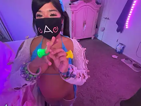 Snapshot of Onlypawzz chatting on March 30, 2:01 am Onlypawzz online show from March 30, 2:01 am