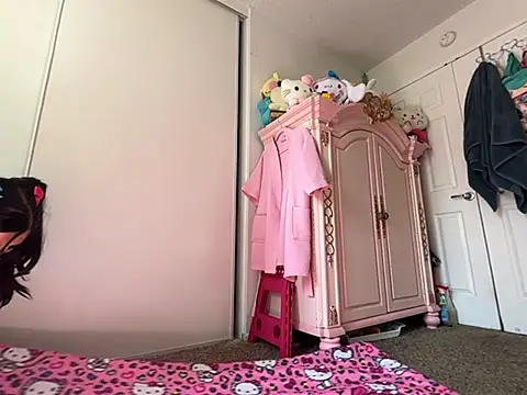 Onlypawzz online show from June 16, 4:31 pm