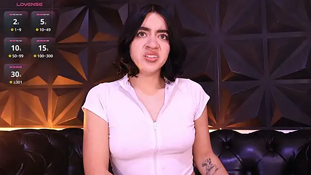 Snapshot of KasiaNoir_ chatting on March 3, 12:11 pm KasiaNoir online show from March 3, 12:11 pm