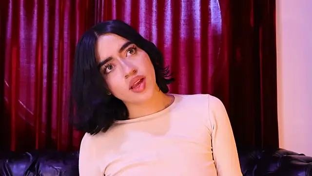 KasiaNoir  online show from April 11, 1:37 pm