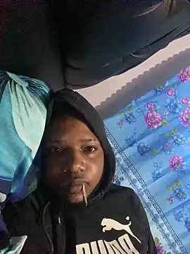 Snapshot of Badbob33 chatting on March 12, 12:26 pm Badbob33 online show from March 12, 12:26 pm