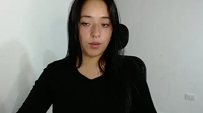 jjulietha95 online show from January 26, 10:57 pm