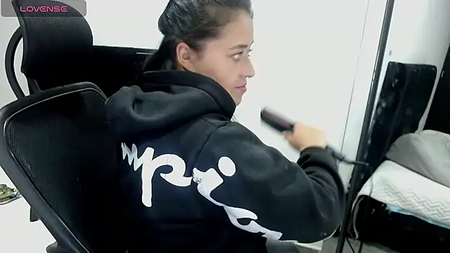 Snapshot of jjulietha95 chatting on October 8, 4:32 am jjulietha95 online show from October 8, 4:32 am