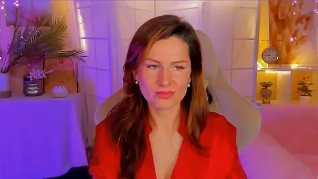 April o Nill online show from December 10, 1:55 pm