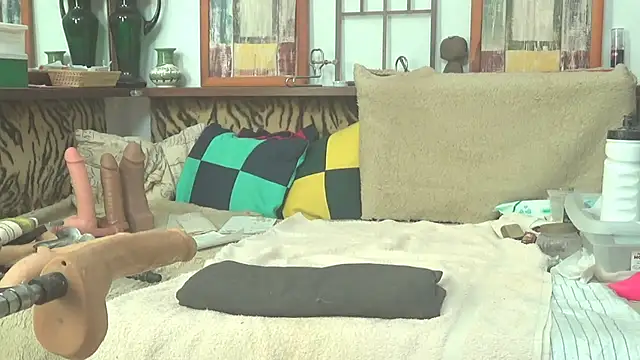 Snapshot of RitaMinx chatting on November 11, 12:05 pm RitaMinx online show from November 11, 12:05 pm