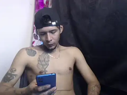 RickyGrey77 online show from December 2, 4:42 pm