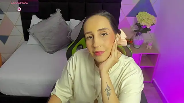 jadde13  online show from November 14, 7:56 pm