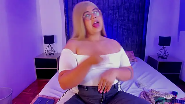 Tom Silver   online show from December 1, 7:52 pm