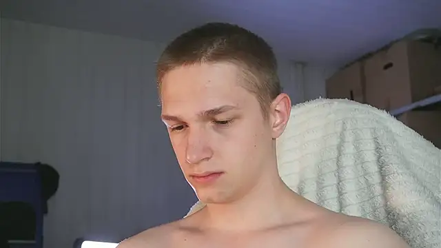 dustyn fox online show from March 31, 3:30 am