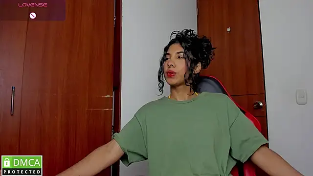 Snapshot of jasmine_bunny_ chatting on October 30, 12:12 am jasmine bunny online show from October 30, 12:12 am