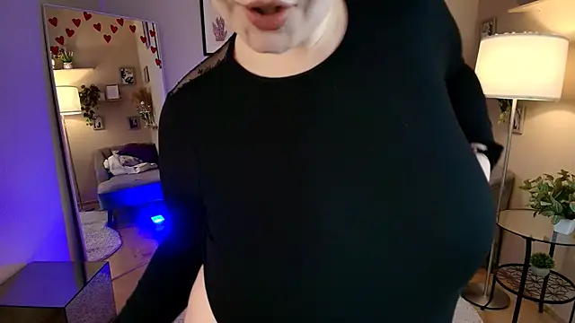 blessbinny online show from April 13, 9:04 am