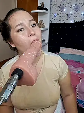 Snapshot of cattalin_luscious chatting on January 30, 8:11 am cattalin luscious online show from January 30, 8:11 am