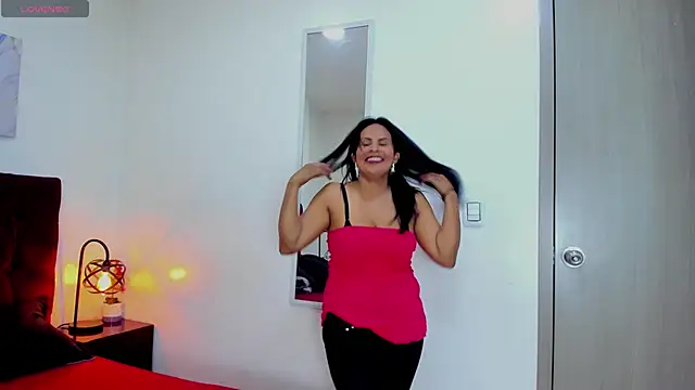 Snapshot of Anthonelaa__ chatting on November 25, 7:58 pm Anthonelaa online show from November 25, 7:58 pm