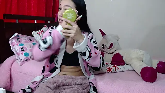 Snapshot of petitolivia chatting on January 15, 10:02 pm petitolivia online show from January 15, 10:02 pm