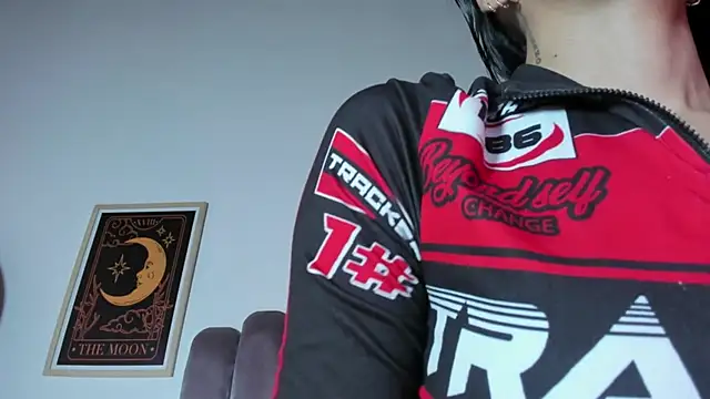 sky caroline online show from February 18, 8:05 pm