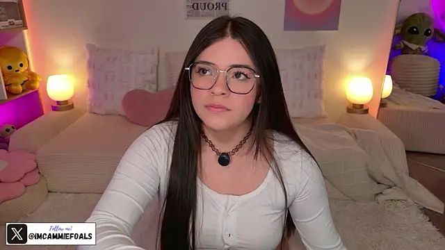 cammiefoalss online show from April 2, 8:06 pm