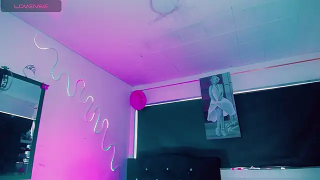 Kendall hornyy online show from February 23, 7:44 pm