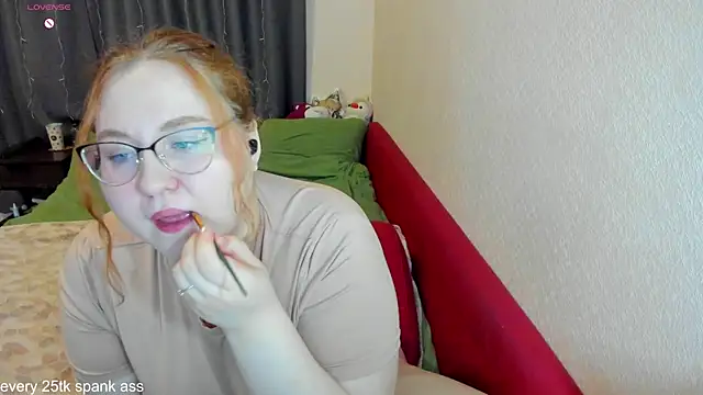 GeorginiaGrimes online show from May 28, 9:06 am
