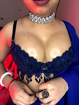 Snapshot of Hot-sexy222 chatting on January 12, 2:17 am Hot-sexy222 online show from January 12, 2:17 am