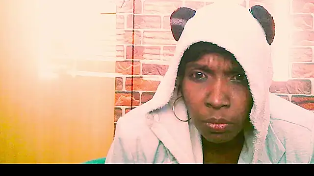Snapshot of Fuckable_Nasty_MILF chatting on July 3, 5:36 am Fuckable Nasty MILF online show from July 3, 5:36 am