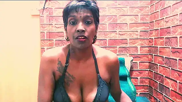 Snapshot of Fuckable_Nasty_MILF chatting on July 9, 4:33 pm Fuckable Nasty MILF online show from July 9, 4:33 pm