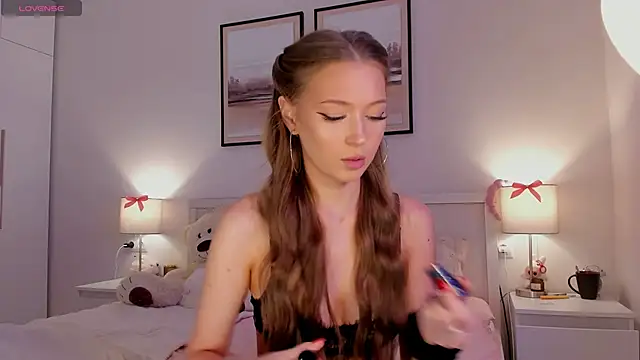 diana nier online show from April 13, 7:19 pm