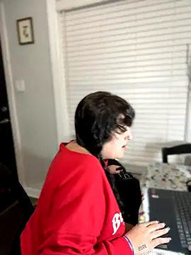 Snapshot of ThicBunz chatting on October 27, 4:00 pm ThicBunz online show from October 27, 4:00 pm