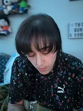 Snapshot of ThicBunz chatting on November 13, 4:11 am ThicBunz online show from November 13, 4:11 am