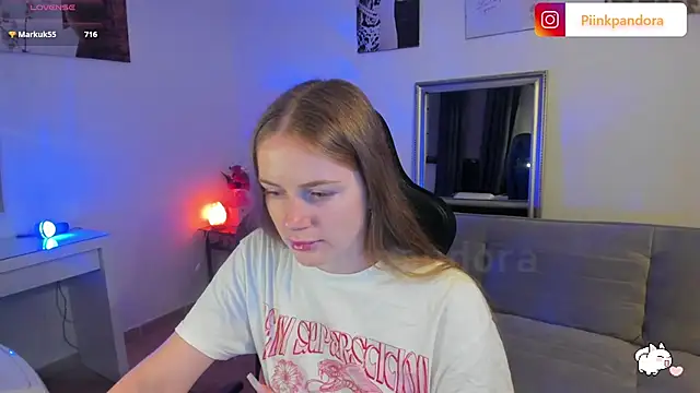 Piinkpandora online show from October 6, 8:06 pm