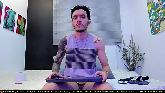 Tylergiuseppe  online show from February 20, 12:41 am