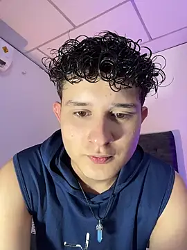 Snapshot of Nathan_Bluee chatting on November 9, 7:01 pm Nathan Bluee online show from November 9, 7:01 pm