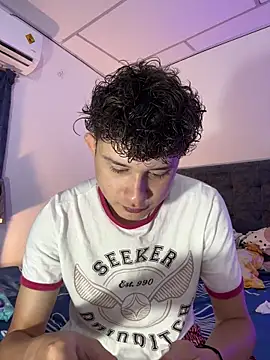 Snapshot of Nathan_Bluee chatting on November 11, 3:01 pm Nathan Bluee online show from November 11, 3:01 pm