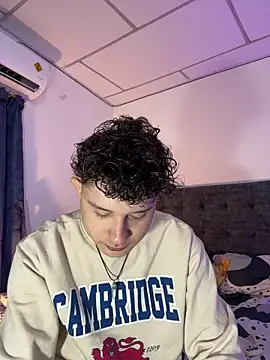 Snapshot of Nathan_Bluee chatting on November 18, 3:05 pm Nathan Bluee online show from November 18, 3:05 pm